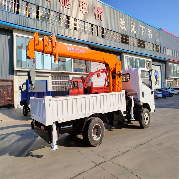 中寮乡三轮随车吊定制 农用改装机自备吊中瑞长期出售